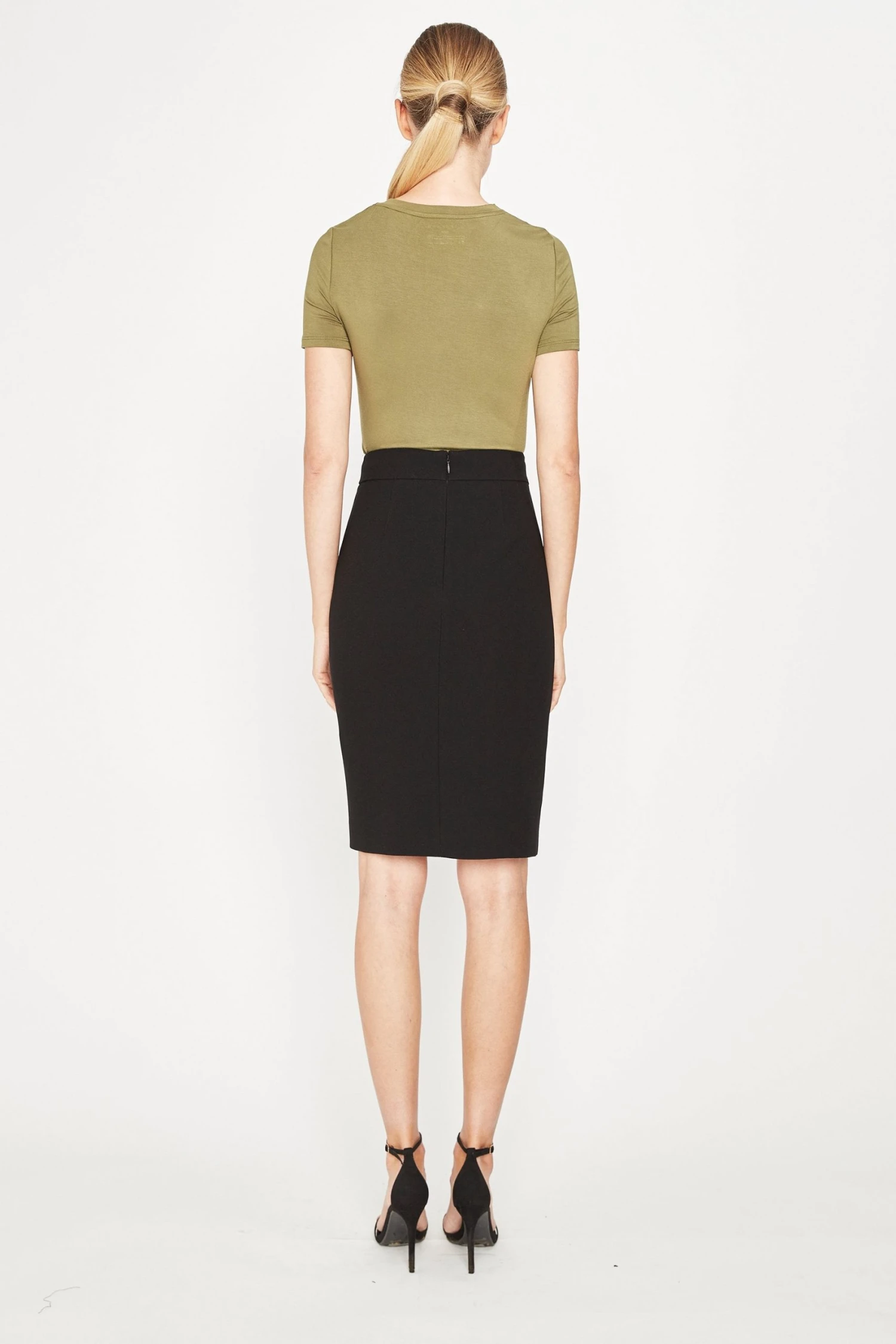 Elie Tahari Gia Skirt Skirts 6 Elie Tahari Gia Skirt Skirts