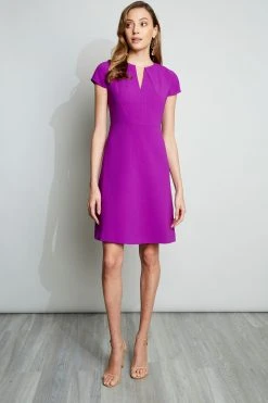 Elie Tahari Dresses & Jumpsuits Short Sleeve Dart Dress 12 Elie Tahari Dresses & Jumpsuits Short Sleeve Dart Dress