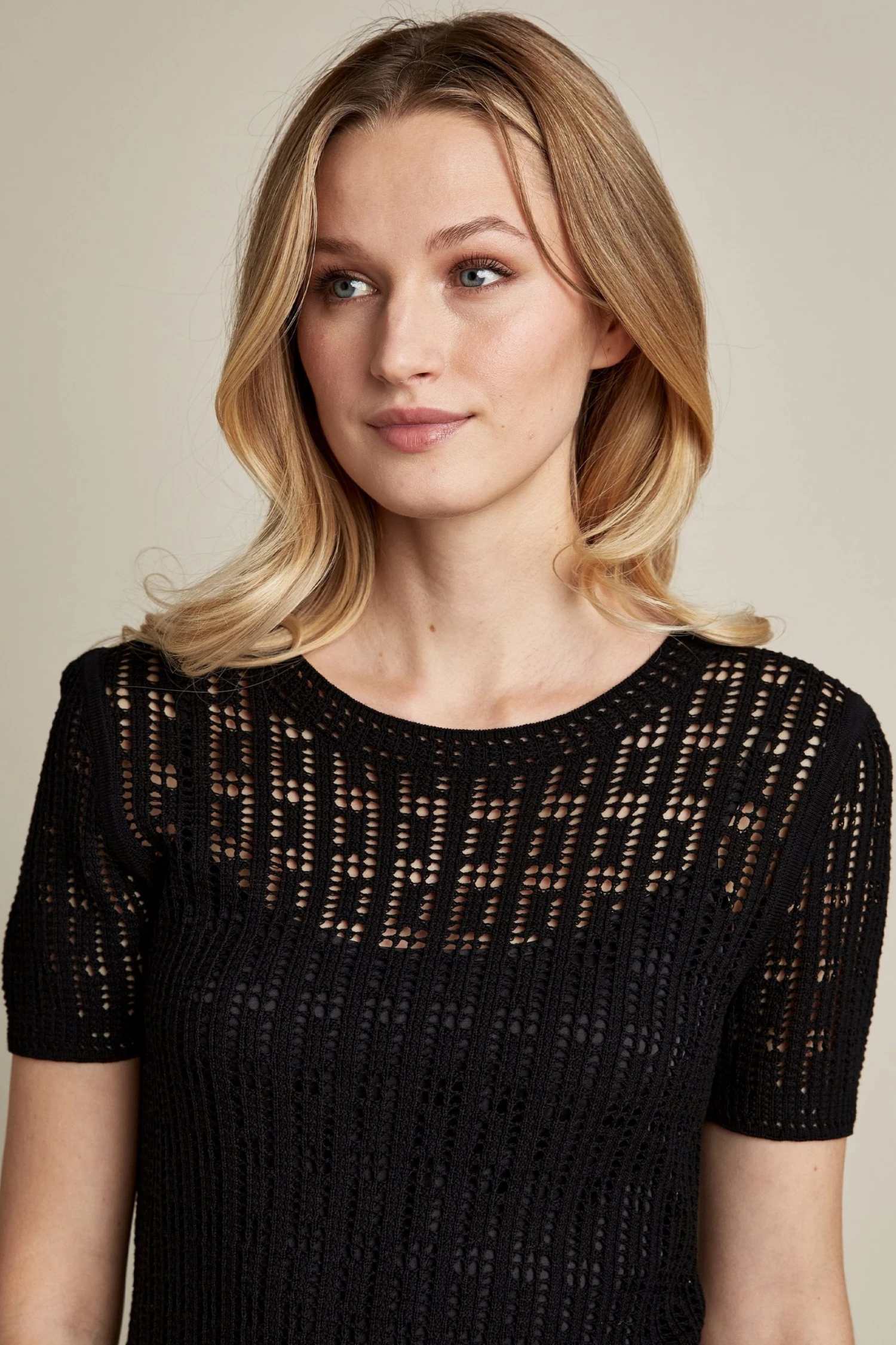 Elie Tahari Sweaters Crochet Short Sleeve Sweater 3 Elie Tahari Sweaters Crochet Short Sleeve Sweater