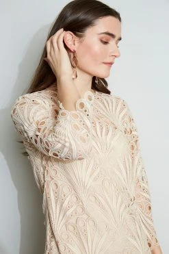 Elie Tahari Scallop Lace Dress Dresses & Jumpsuits 18 Elie Tahari Scallop Lace Dress Dresses & Jumpsuits