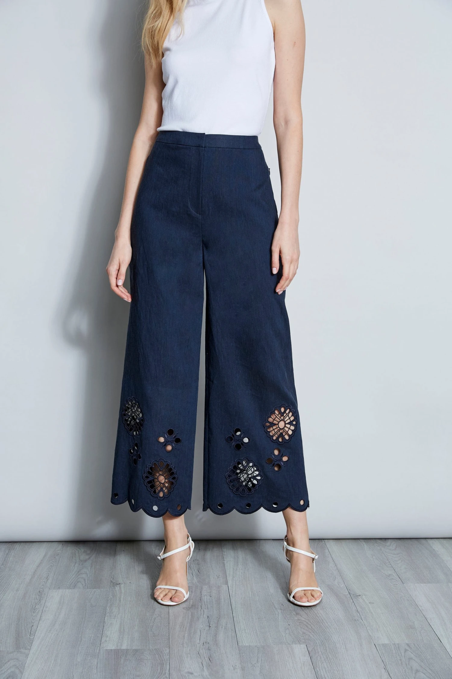 E405K202_NAVY_2FRONT_051_1.jpg Elie Tahari Scallop Embroidered Linen Pant