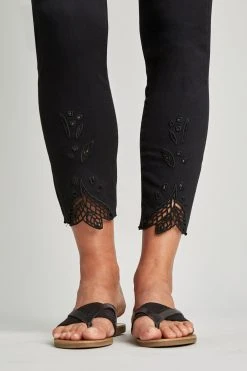 Elie Tahari Embroidered Jeans Pants 11 Elie Tahari Embroidered Jeans Pants