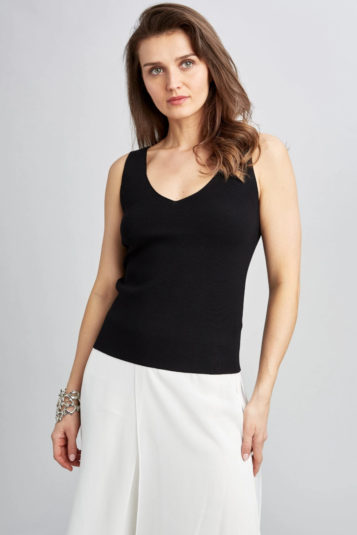 Elie Tahari Venus V Neck Sweater Sweaters 6 Elie Tahari Venus V Neck Sweater Sweaters