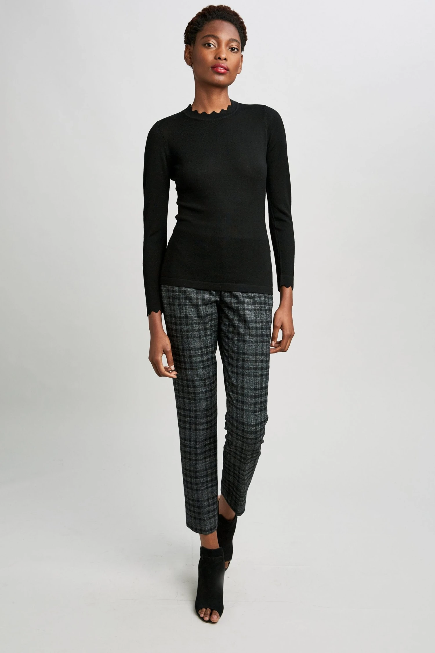 Elie Tahari Scallop Long Sleeve Sweater Sweaters 6 Elie Tahari Scallop Long Sleeve Sweater Sweaters