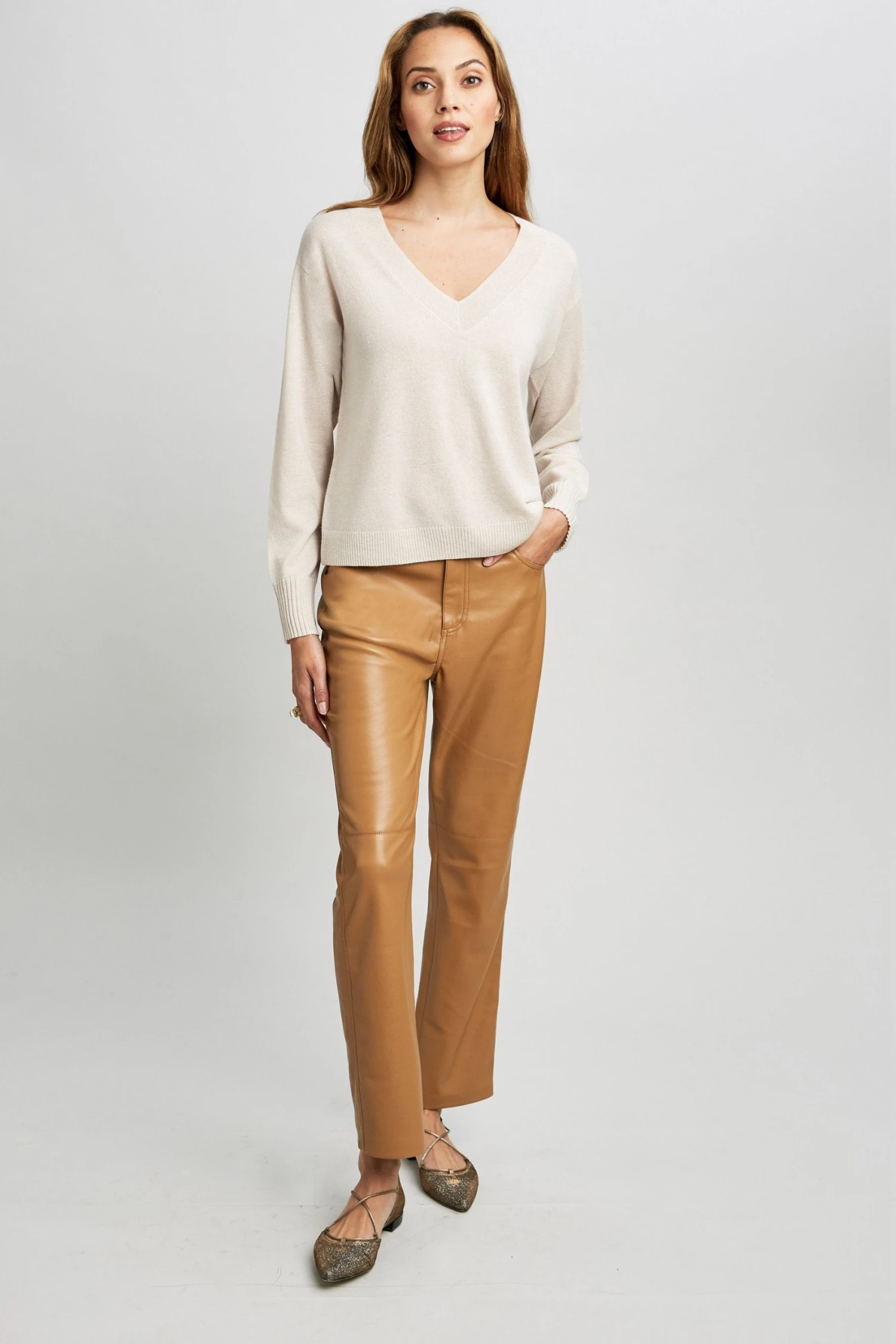 Elie Tahari Sweaters V-Neck Cashmere Sweater 5 Elie Tahari Sweaters V-Neck Cashmere Sweater