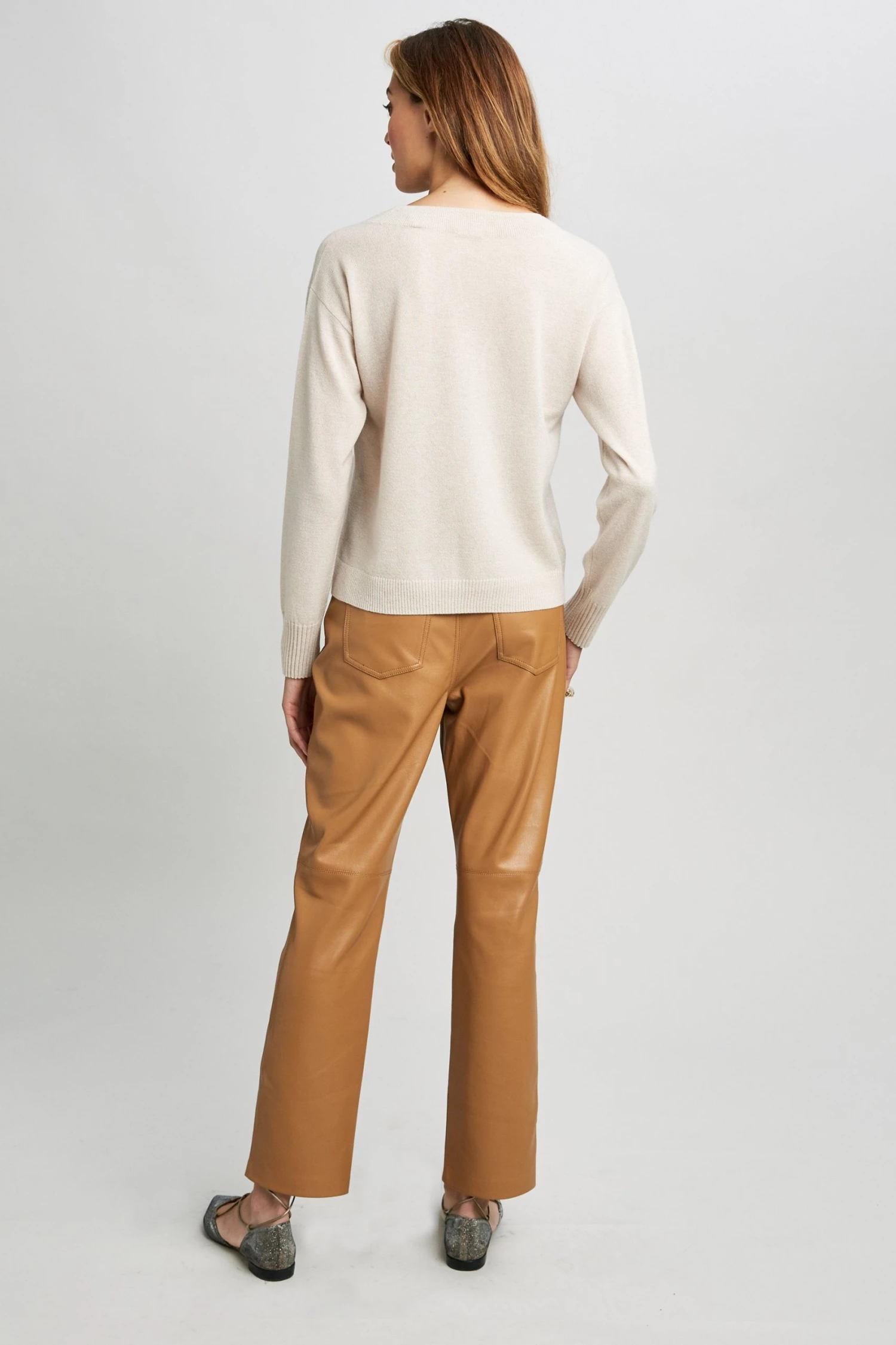 Elie Tahari Sweaters V-Neck Cashmere Sweater 7 Elie Tahari Sweaters V-Neck Cashmere Sweater