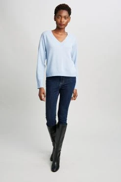 Elie Tahari Sweaters V-Neck Cashmere Sweater 10 Elie Tahari Sweaters V-Neck Cashmere Sweater