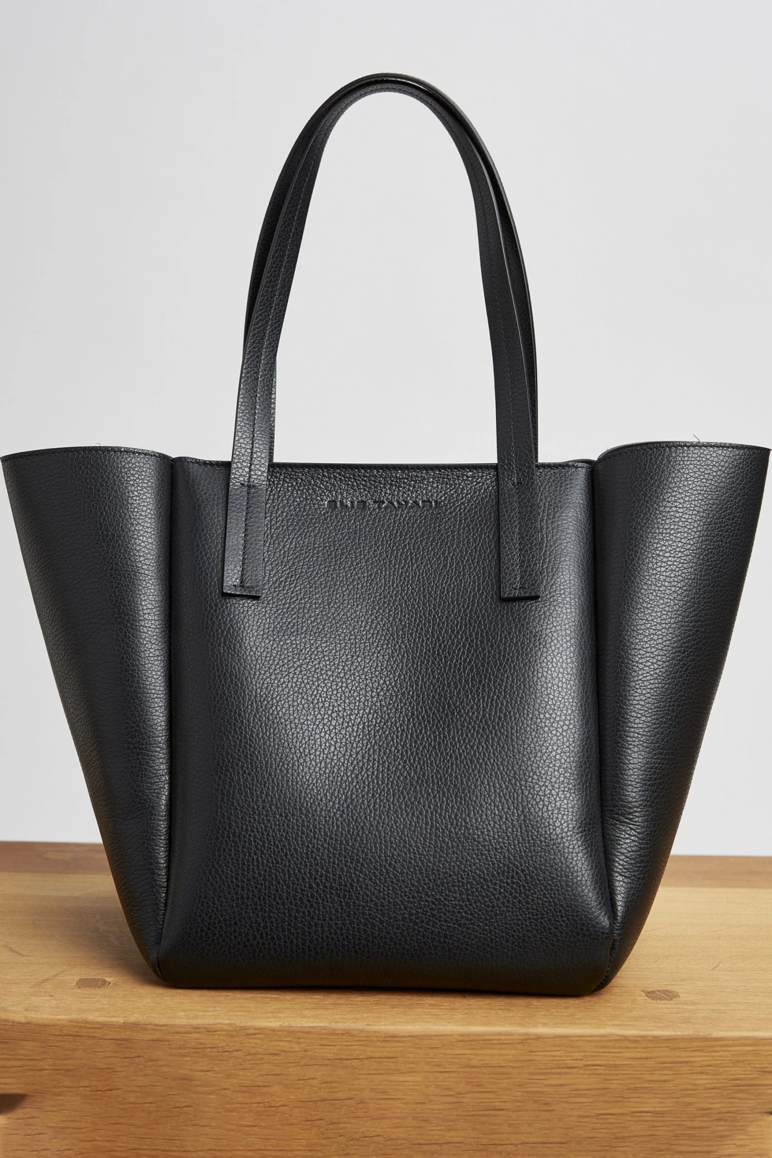 Elie Tahari Handbags Leather Shopper Tote Bag 4 Elie Tahari Handbags Leather Shopper Tote Bag